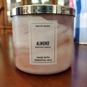 B&BW/White Barn Almond 3 wick candle